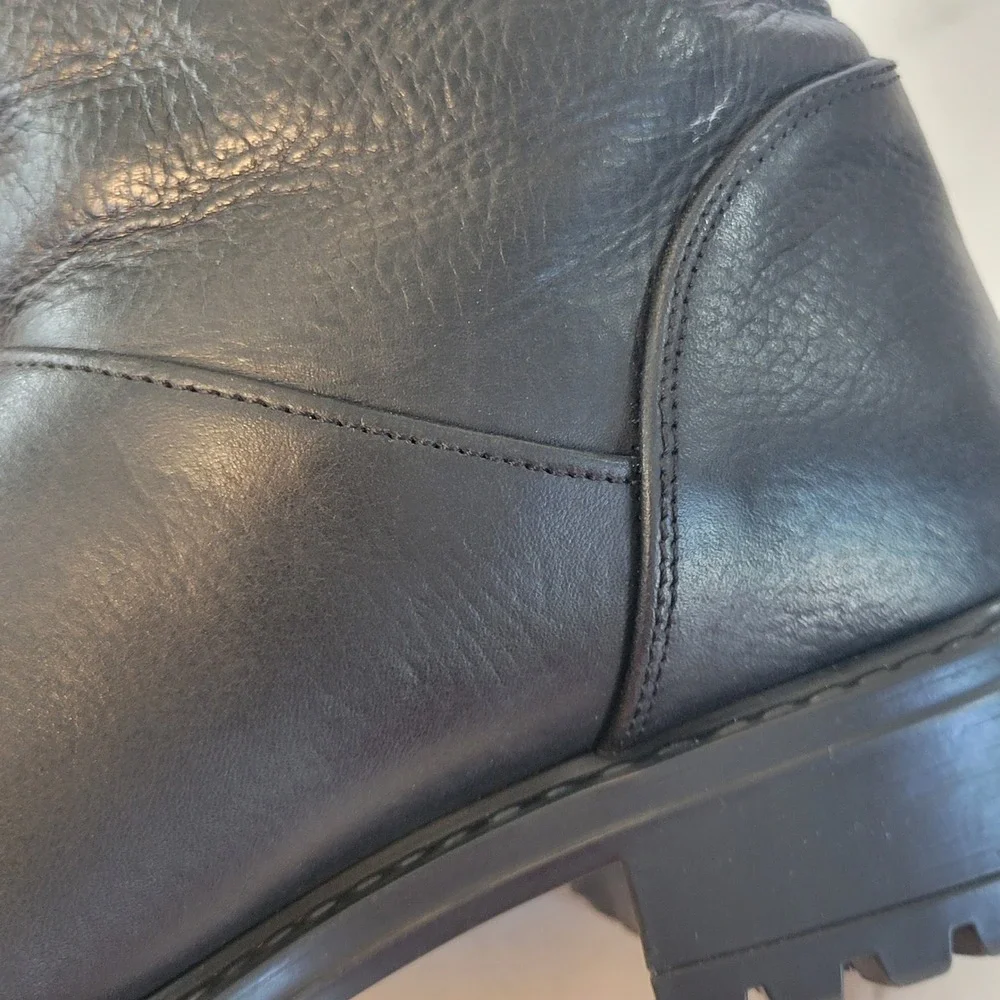 LL Bean Womens Black Leather Lug Sole Boots Size 9 Wide Rear Zip Canada Rugged
